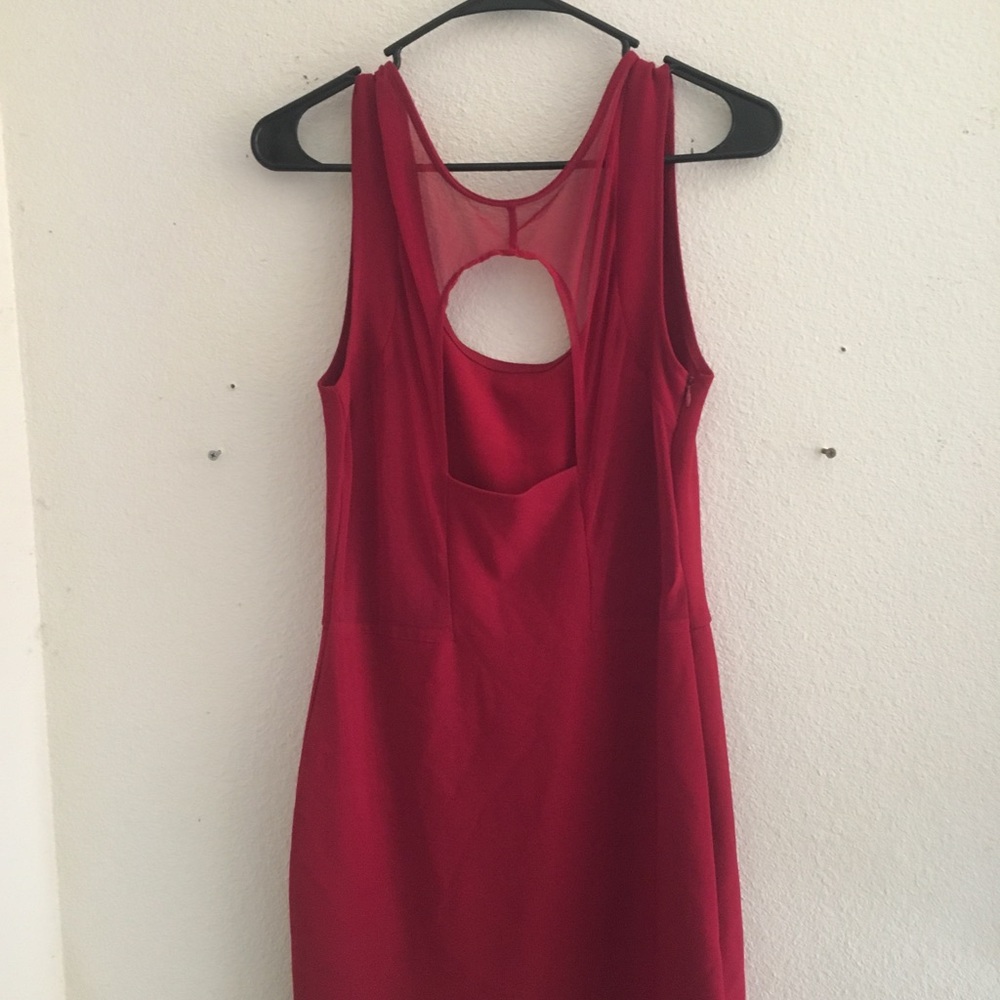 Red dress - Picture 2 of 2